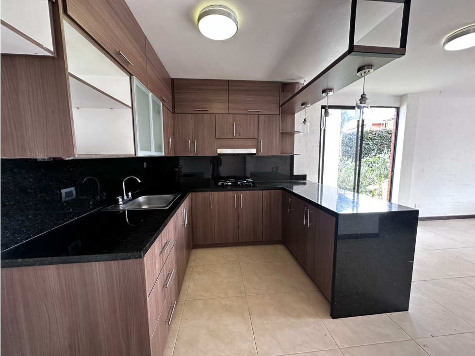 SE VENDE CASA ESQUINERA EN UNIDAD CERRADA SECTOR CC VIVA — foto 2