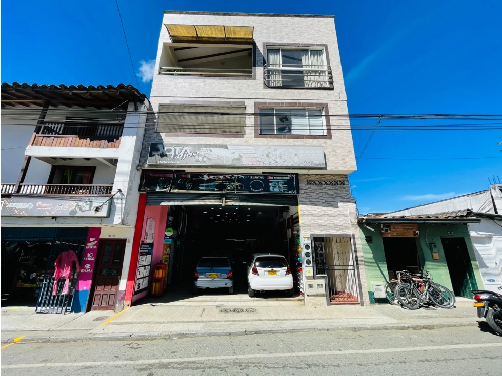 VENDO EDIFICIO CON CUATRO UNIDADES DE VIVIENDA EN LA CEJA ANT - 1