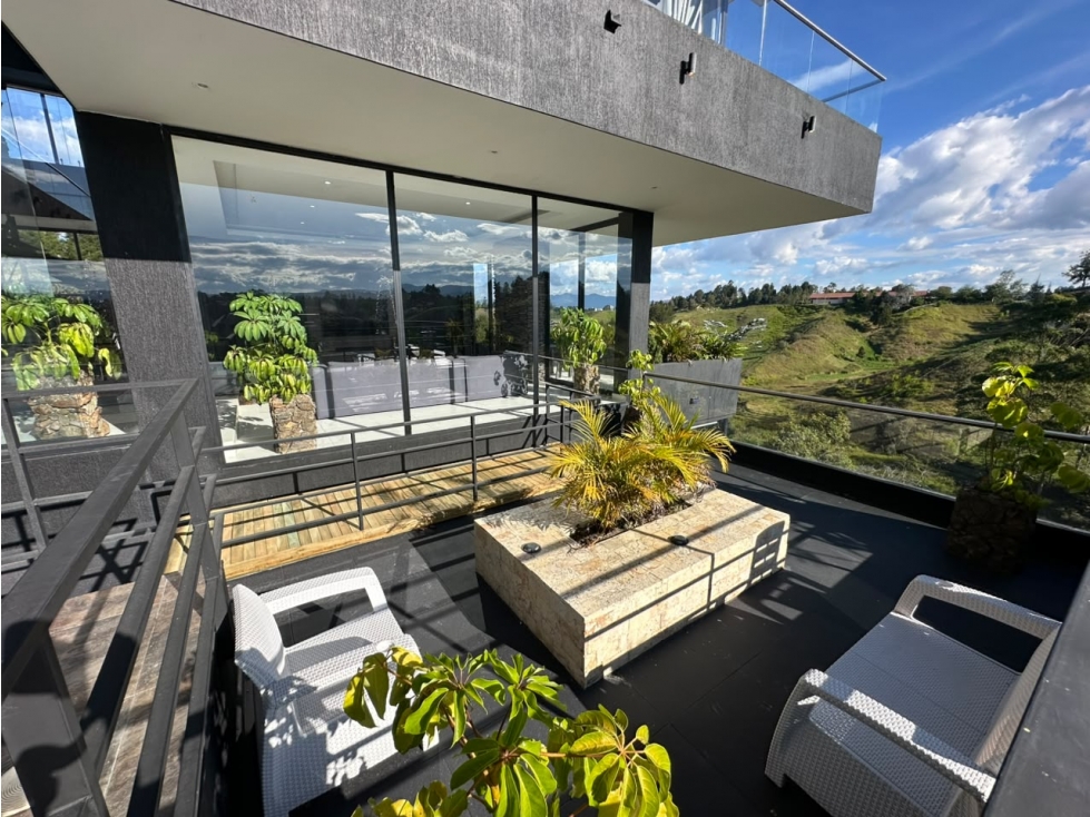 EN VENTA LUJOSA FINCA A TAN SOLO 10 MINUTOS DEL AEROPUERTO — foto 6