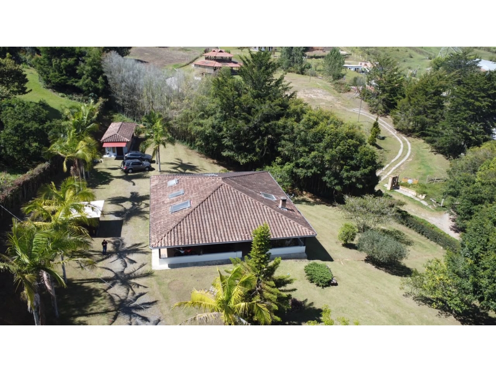 EN VENTA Casa finca ubicada a 1 minuto del Carmen de Viboral — foto 4
