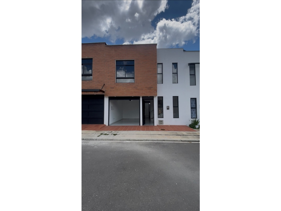 VENDO Casa nueva en La Ceja Ant al lado del cc Viva en unidad abierta