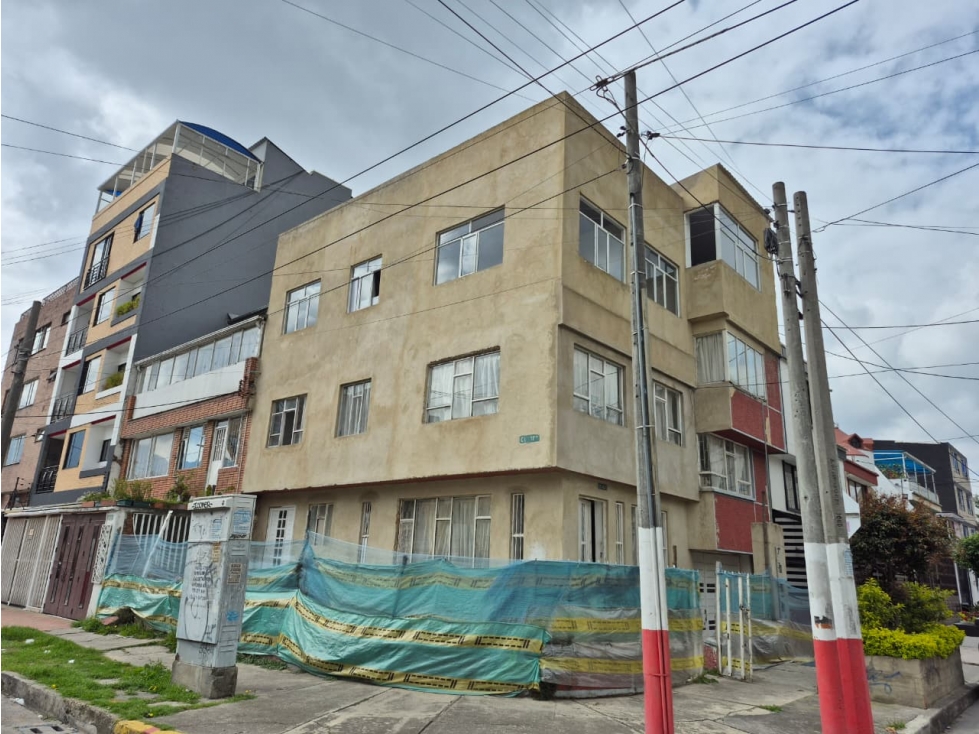 Venta casa esquinera Santa Isabel 396 m² muy cerca línea del metro — foto 3