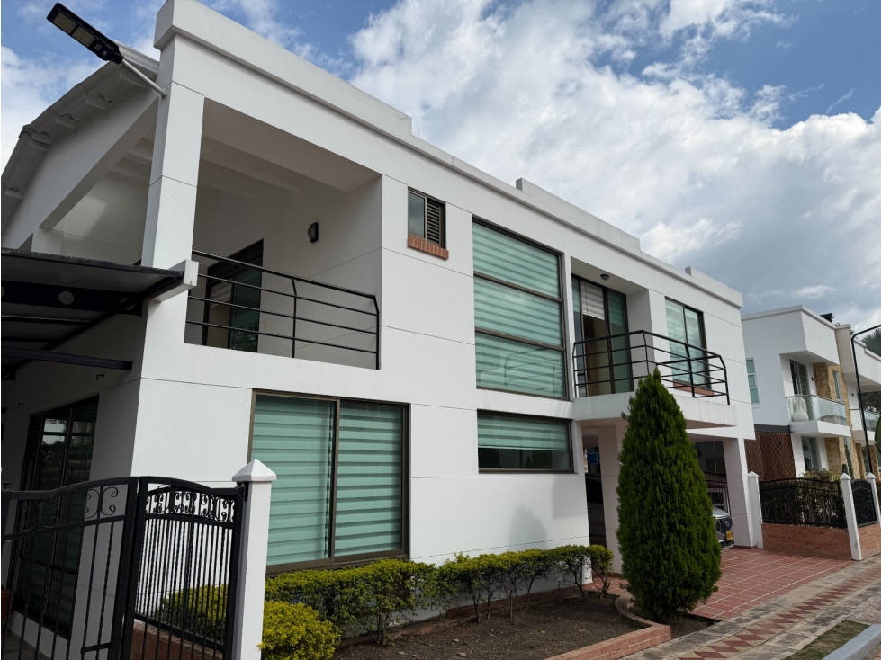 Venta Casa Campestre en Fusagasugá cerca al nuevo hospital de 4 nivel - 2