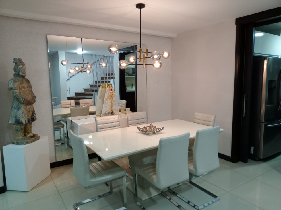 VENDO HERMOSA Y AMPLIA CASA EN PINARES — foto 4