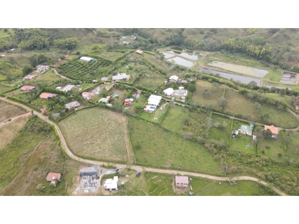 VENDO O PERMUTO GRANDIOSO LOTE EN EL SECTOR ACAPULCO-CALDAS - 2