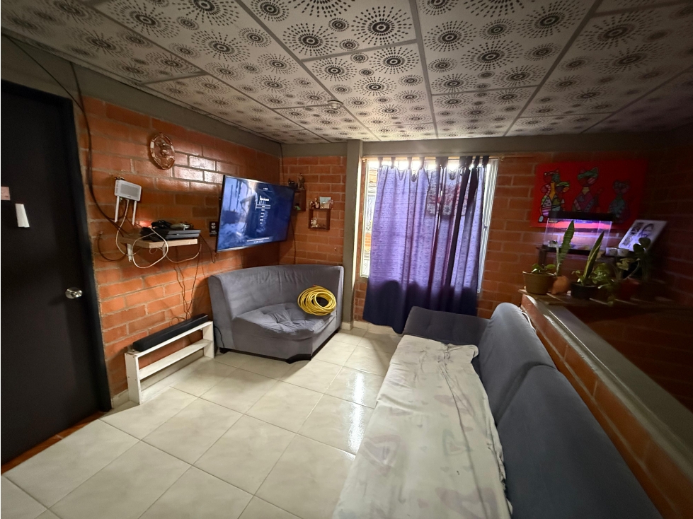 VENDO CASA CON DIVISION DE PISOS INDEPENDIENTES EN SANTA ROSA — foto 3