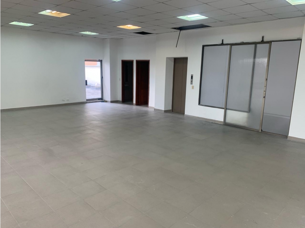 ALQUILO AMPLIA OFICINA EN ZONA INSTITUCIONAL PEREIRA - 2