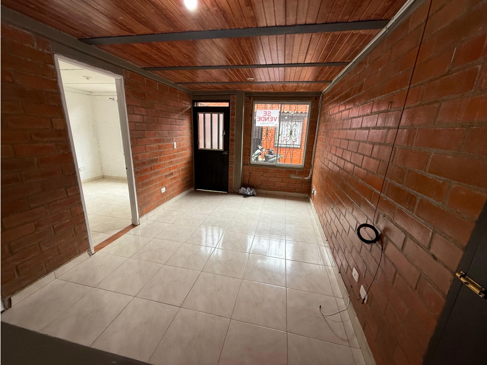 VENDO CASA CON DIVISION DE PISOS INDEPENDIENTES EN SANTA ROSA — foto 2