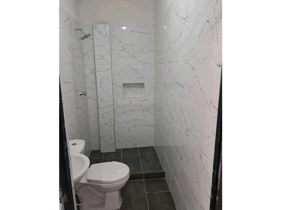 Venta de Hermosa Casa de dos pisos Independientes en las Mercedes Cuba — foto 6
