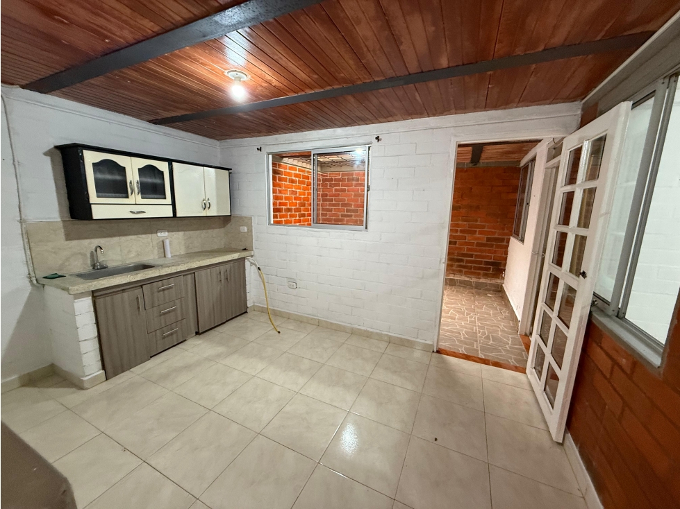VENDO CASA CON DIVISION DE PISOS INDEPENDIENTES EN SANTA ROSA — foto 6