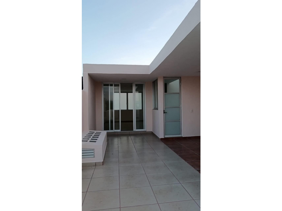 Venta de Casa en Residencial Cumbres La Piedad Michoacán - 2