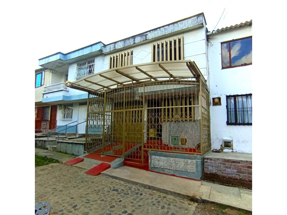 SE VENDE CASA DE DOS NIVELES EN EL BARRIO EL PRADO ARMENIA