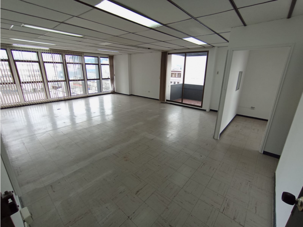 VENDO OFICINA PISO 7 PLAZA DE BOLIVAR, PEREIRA RISARALDA - 2