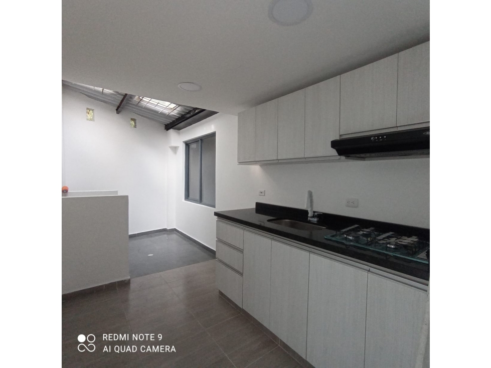SE RENTA CASA CON SISTEMA DE SEGURIDAD PRIVADA BA. ARCOIRIS, ARMENIA — foto 4