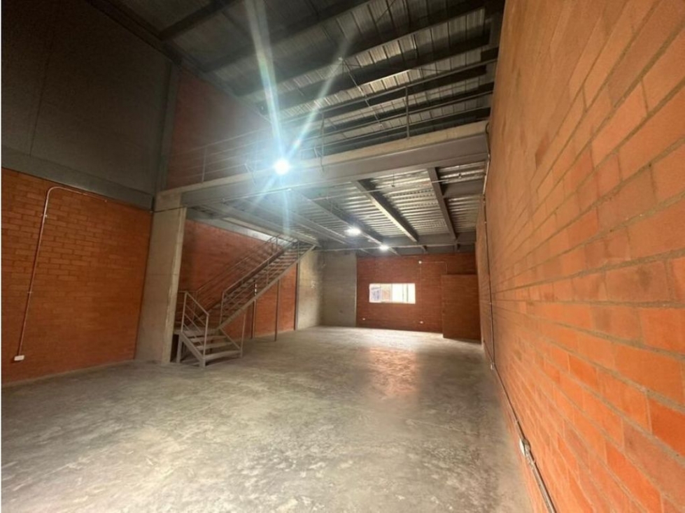 SE VENDE BODEGA EN ZONA COMERCIAL, ARMENIA QUINDIO - 3