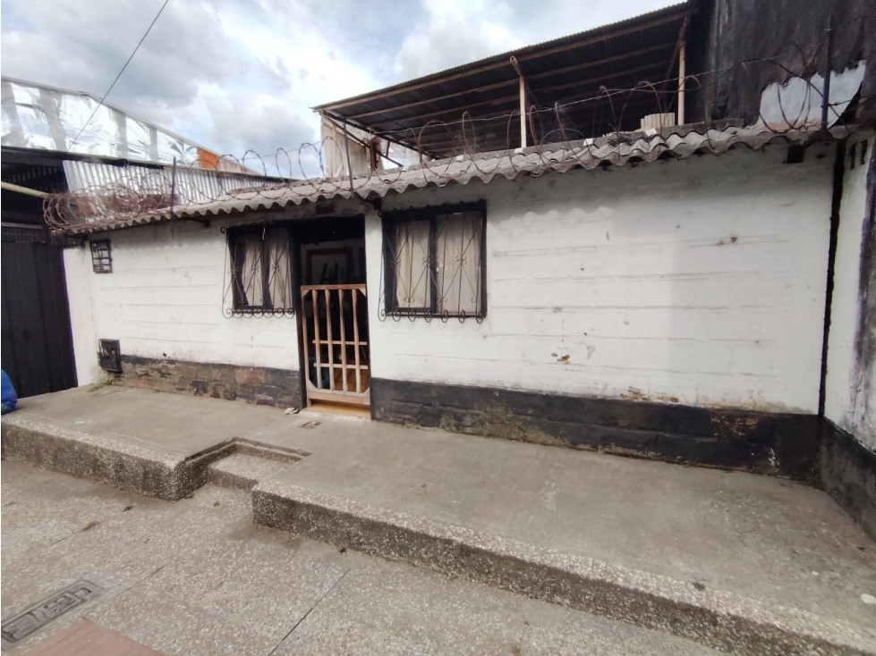 SE VENDE CASALOTE SECTOR CENTRO AV. ANCIZAR, ARMENIA - 1