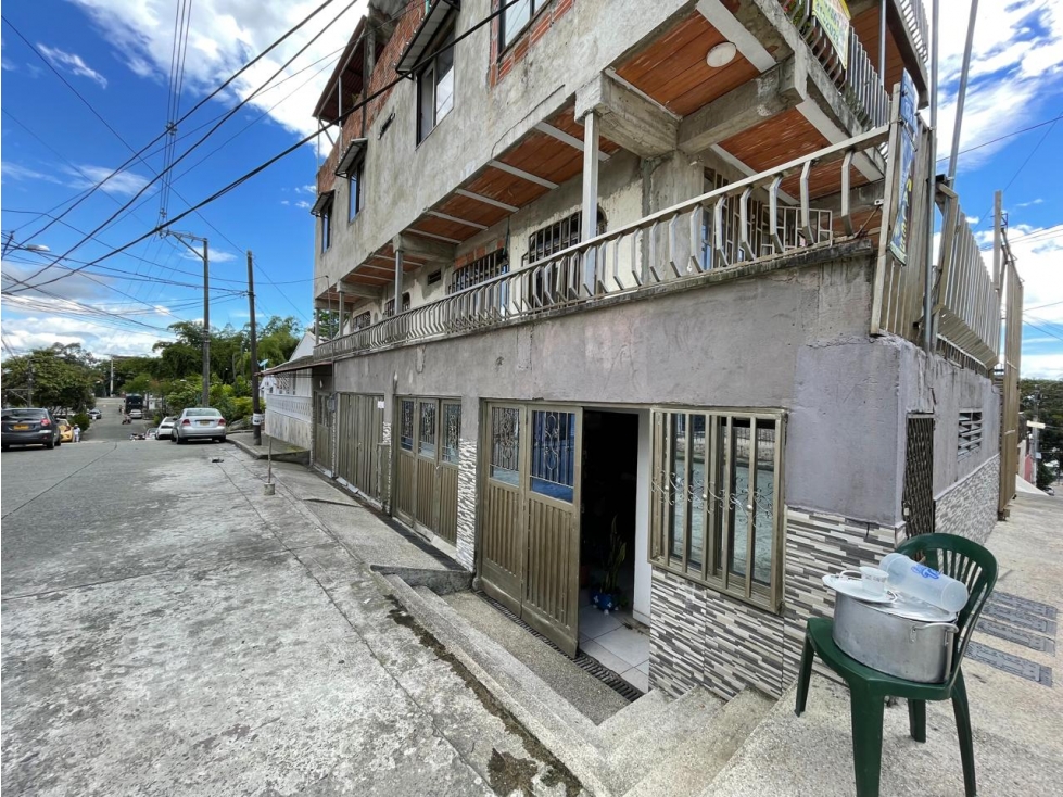 SE VENDE CASA EN EL BARRIO CALIMA ARMENIA QUINDIO