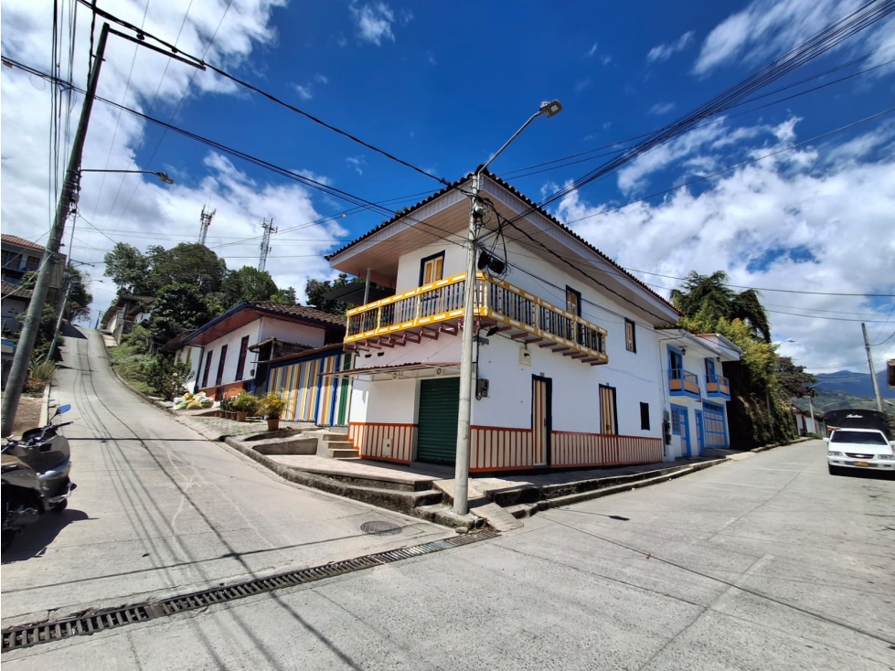 SE VENDE CASA ESQUINERA USO COMERCIAL O TURISTICO, SALENTO QUINDIO - 2