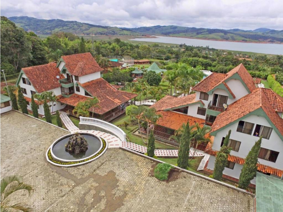 Se Vende Finca Hotel Ubicada en el Lago Calima - Valle Del Cauca. - 1