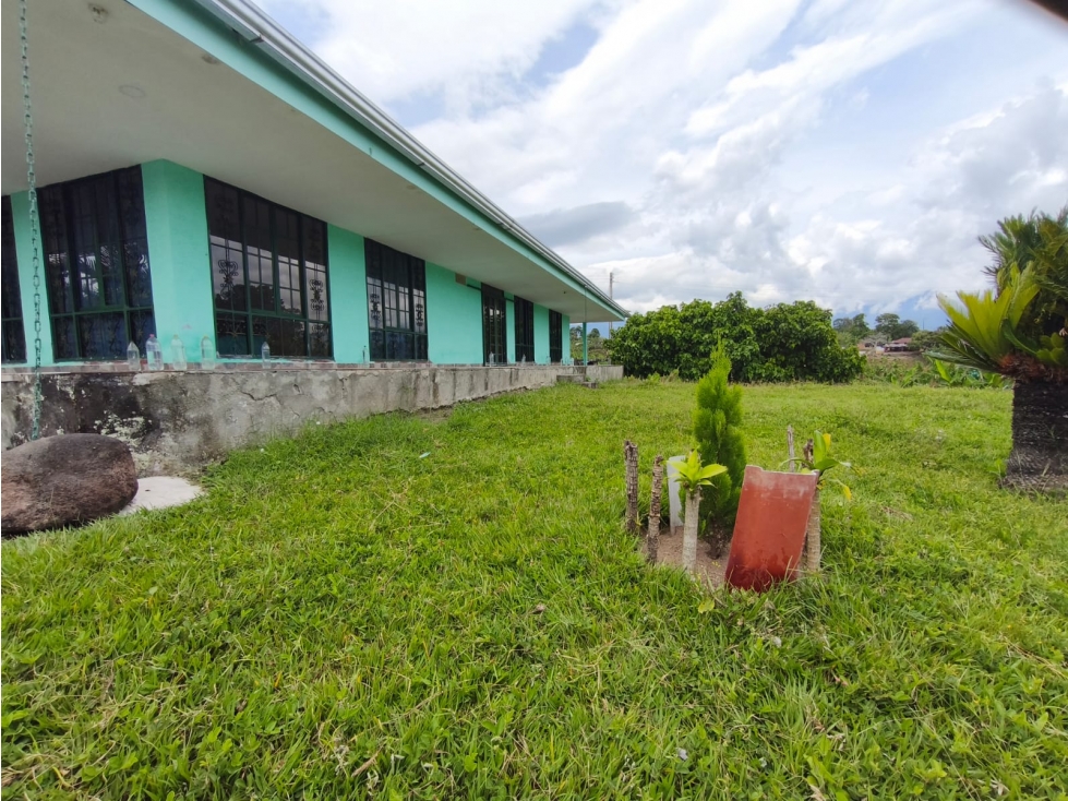 Se Vende Casa Campestre en Via Armenia - Montenegro.