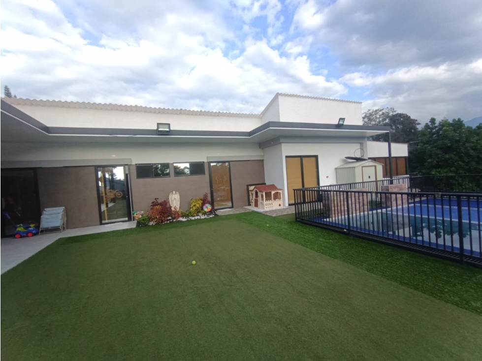 Se Vende Casa Campestre En Condominio Vía Armenia - La Tebaida