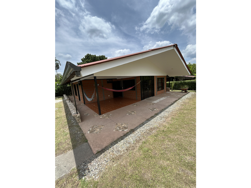 Se vende Chalet en Barcelona Quindío