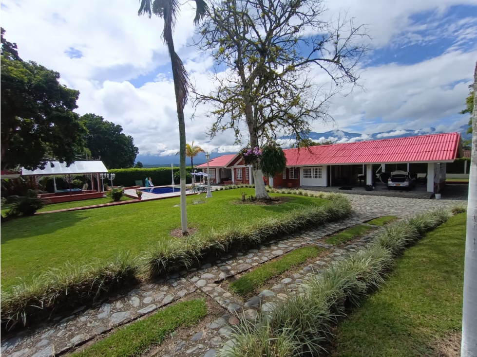 Se vende Chalet S. Club Campestre Armenia Quindío