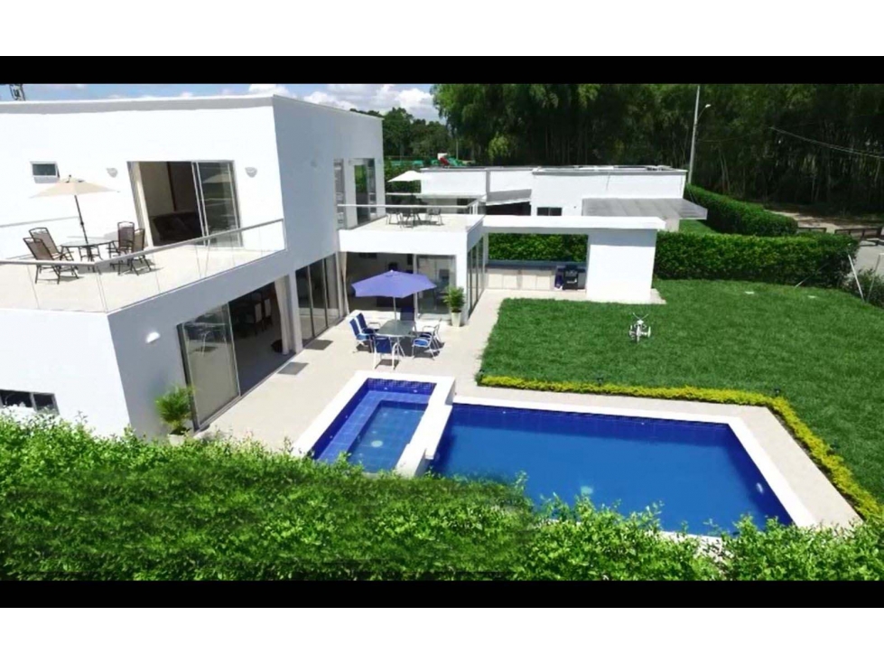 Se vende Chalet S. Club Campestre La Tebaida Quindío