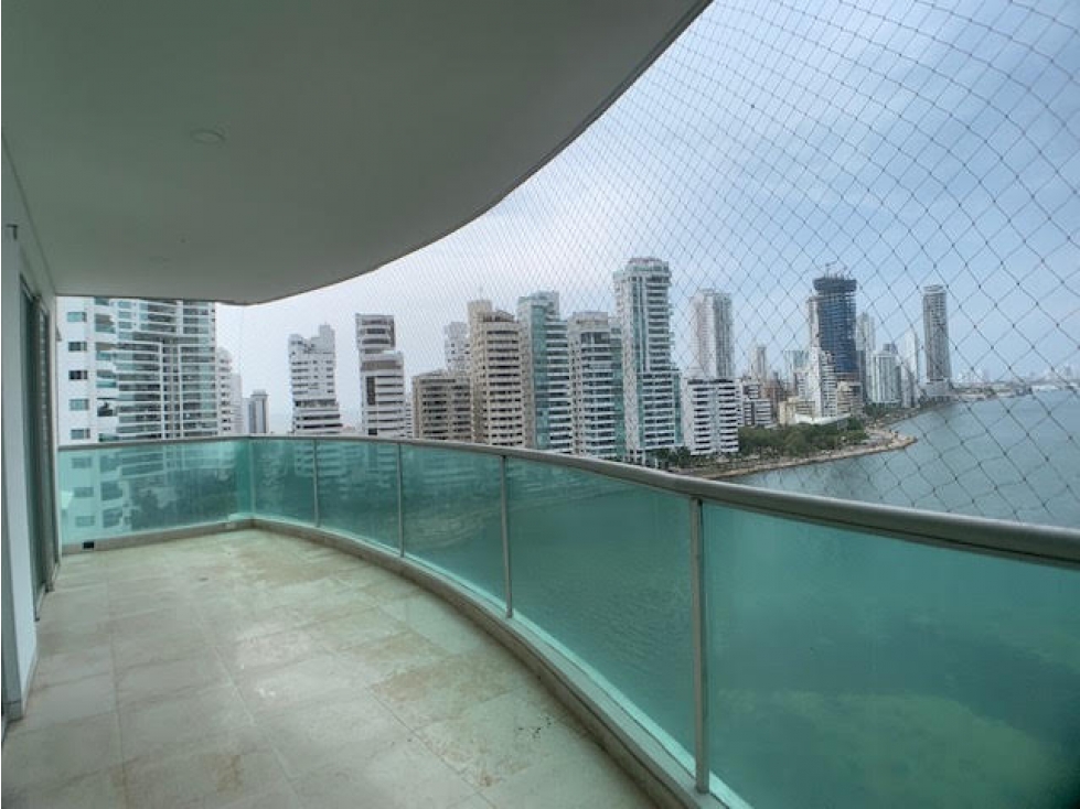 VENTA APARTAMENTO DE 3 ALC FRENTE A LA BAHIA CASTILLOGRANDE