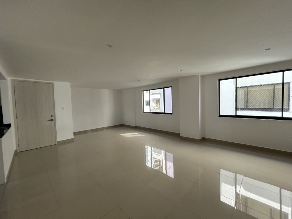 VENTA DE APTO DE 3 ALCOBAS REMODELADO EN CASTILLOGRANDE — foto 2