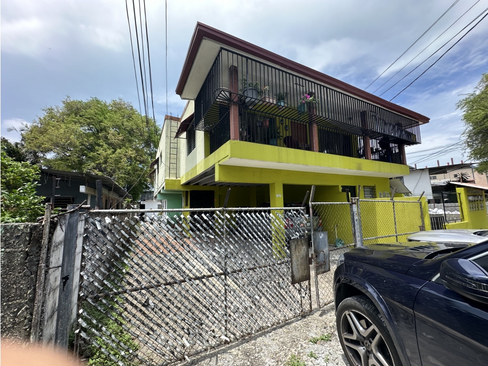 Venta de lote y construccion en Parque Lefevre, zona estrategica (TMP)