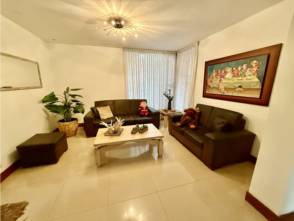 Venta de casa independiente en la Loma de Alejandría en el Poblado — foto 3