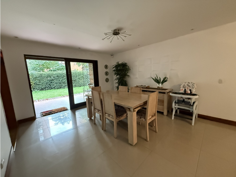 Venta de casa independiente en la Loma de Alejandría en el Poblado — foto 4
