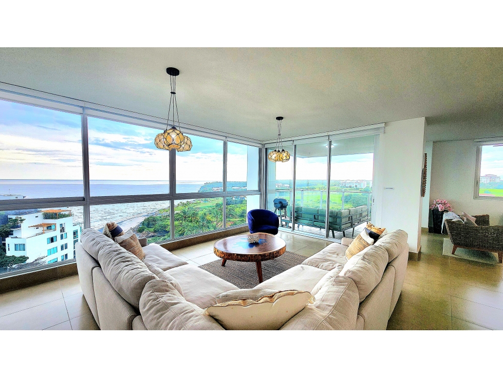 Luxury on the Edge of the Pacific - 2