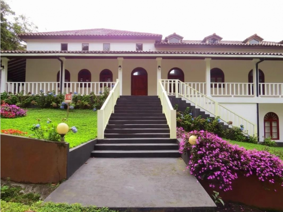 Mountain Estate w/Ocean Views Ideal for Boutique Hotel or Retreat — foto 2