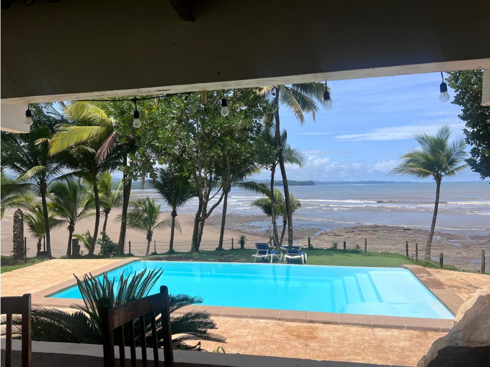 Income-Producing Oceanfront Property in Panama - 1