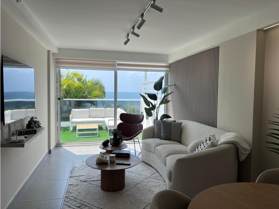 Sandy Toes & Bonus Rooms Your Beachside Pad with a Twist!