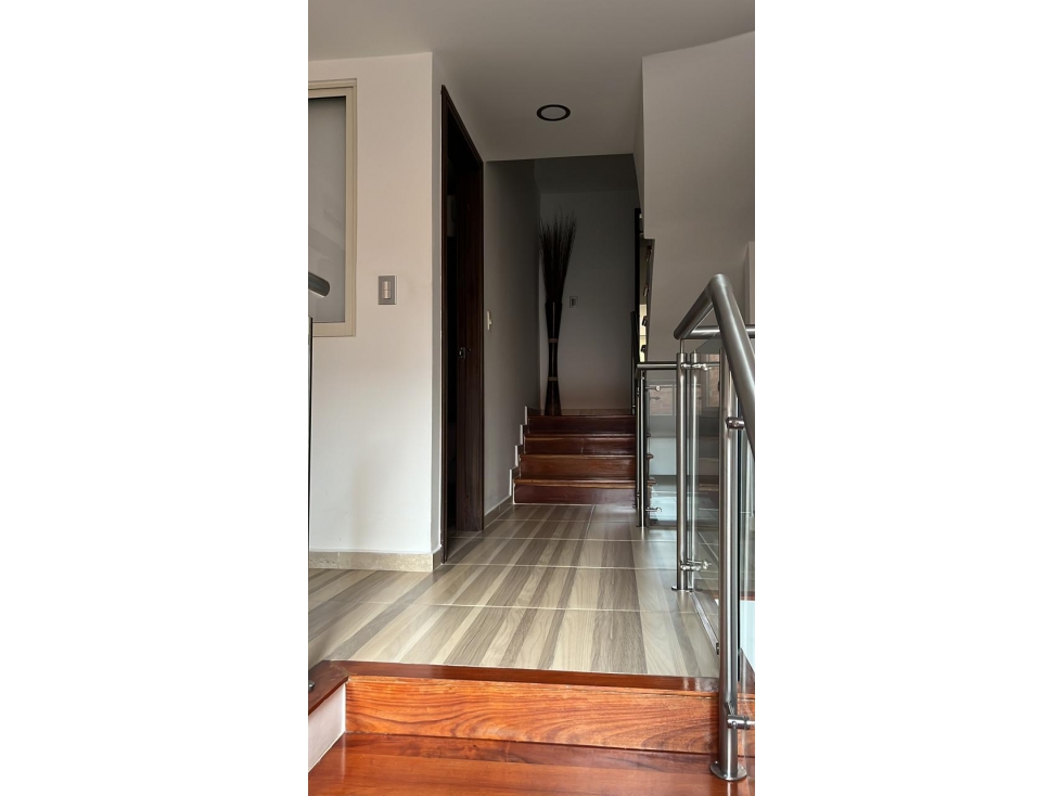 Casa en venta en Pinares, con amplia terraza y vista verde — foto 4