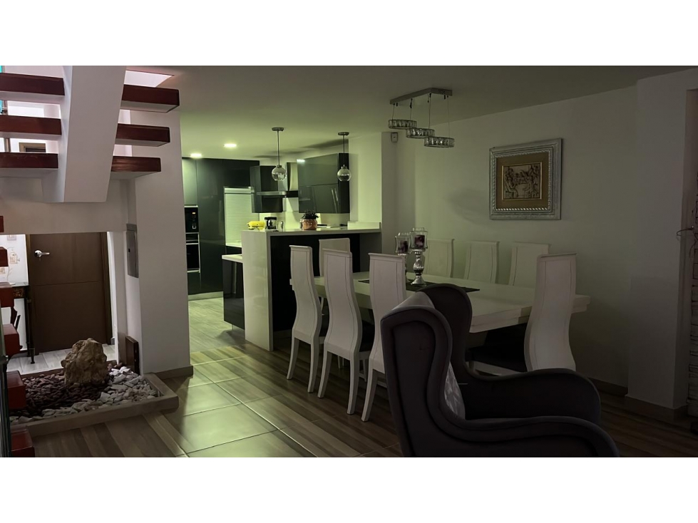 Casa en venta en Pinares, con amplia terraza y vista verde — foto 6