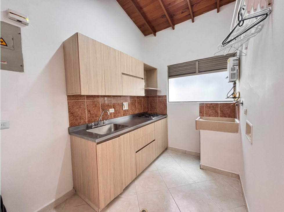 VENDO APARTAMENTO EN SABANETA, 84MTS, PARQ, CERCA AMAYORCA