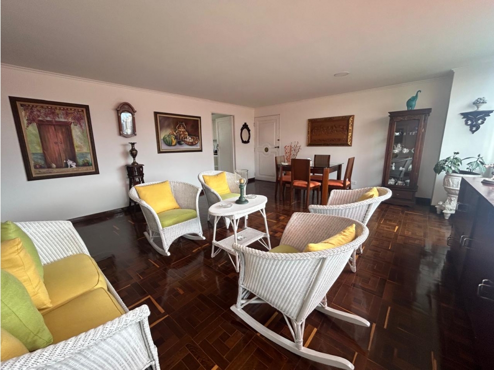 APARTAMENTO REMODELADO EN VENTA EN EL CENTRO SECTOR LA PLAYA