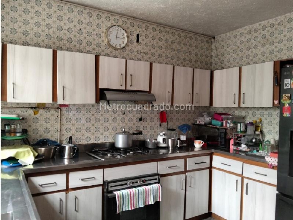 CASA UNIFAMILIAR O CASA LOTE EN VENTA EN SIMÓN BOLIVAR, LAURELES