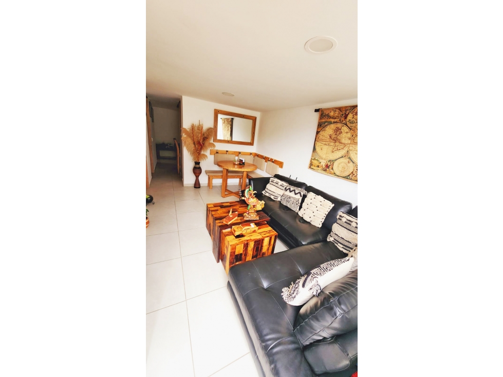 CASA EN VENTA EN URBANIZACIÓN EN ROBLEDO SECTOR PAJARITO