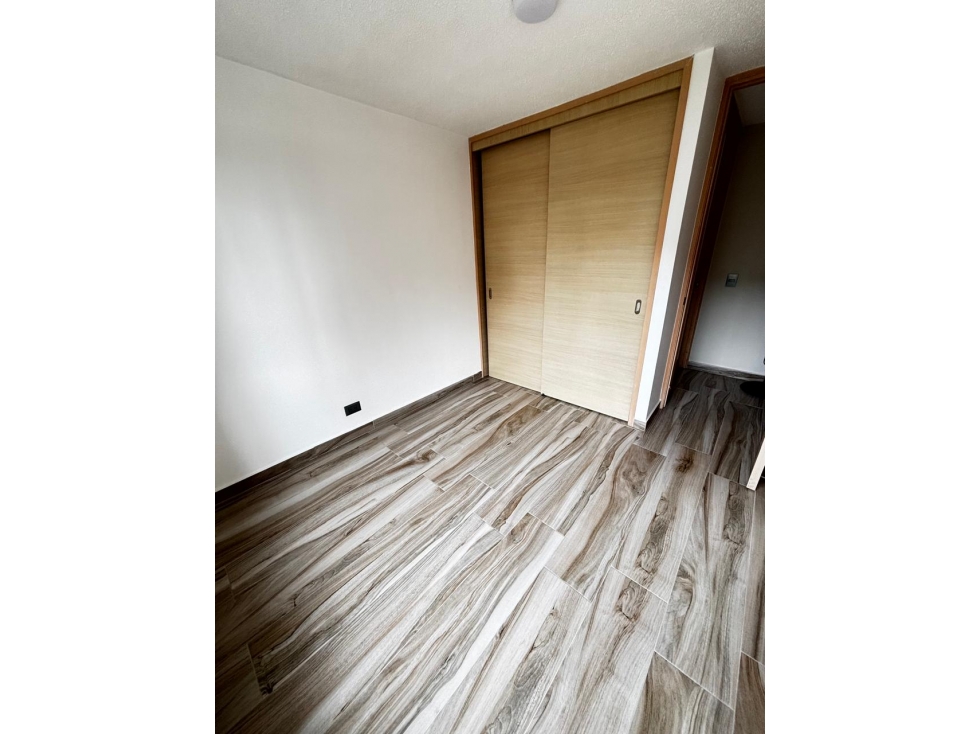 VENTA DE APARTAMENTO LOMA DE LOS BERNAL — foto 3
