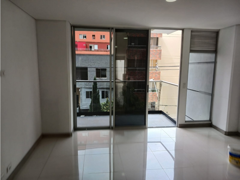 APARTAMENTO EN VENTA EN LAURELES SECTOR SANTA TERESITA CON TERRAZA