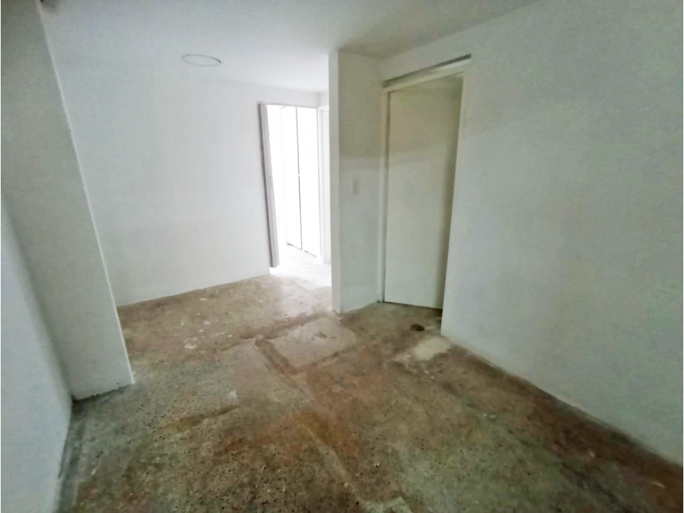 OFICINA - CONSULTORIO EN VENTA EN EL CENTRO PISO ALTO, CON PARQUEADERO — foto 3
