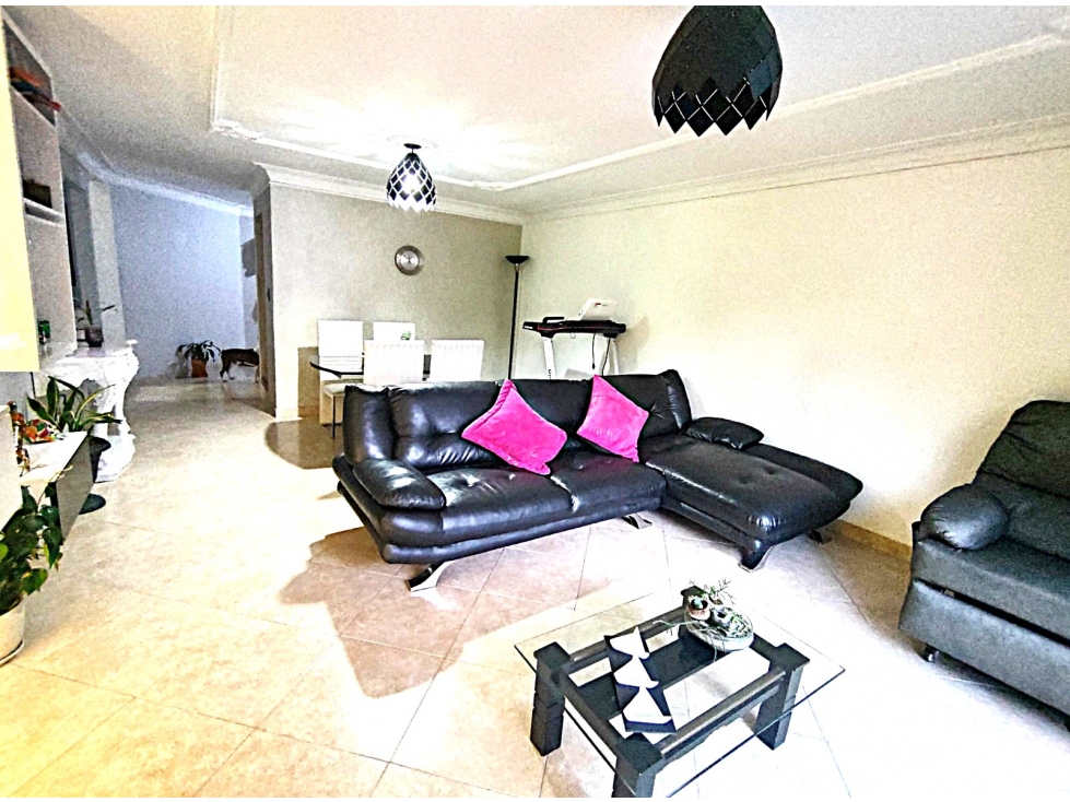 Casa en venta Medellín, Almeria 180 m2, piso 2, 5 alcobas — foto 2
