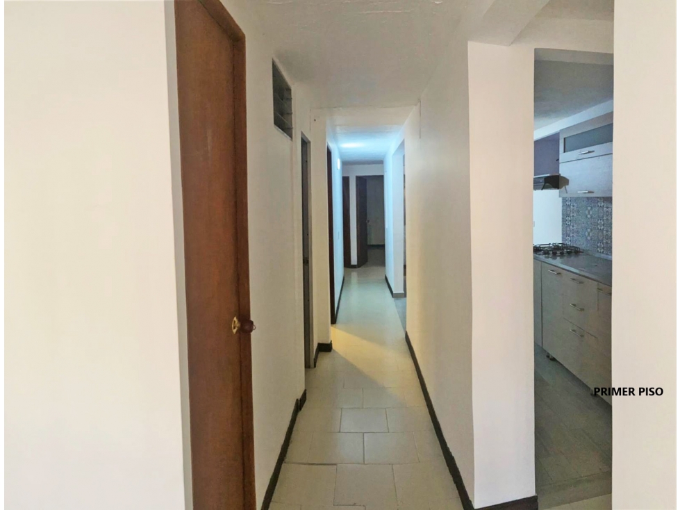 VENDO CASA DE 2 NIVELES CON ACCESO SEPARADO EN BELÉN LAS MERCEDES — foto 2