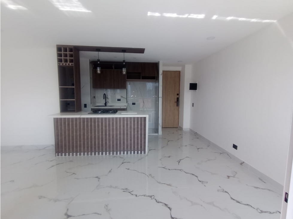 VENDO APARTAMENTO ITAGUI DITAIRES, AMANTINA 7OMTS