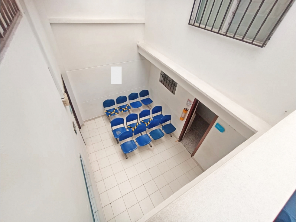 CASA LOTE 2 NIVELES EN VENTA EN EL CENTRO CERCA DE LA AVENIDA ORIENTAL — foto 2